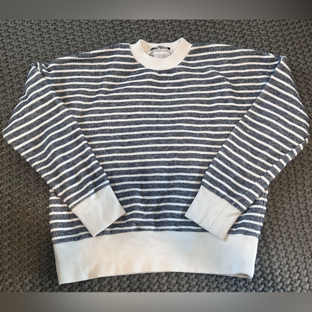 Zara cute sweatshirt! Size S
